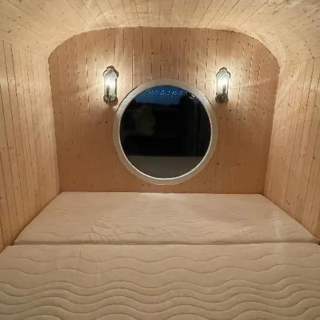 Glamping - Stylova Maringotka V Srdci Ladova Kraje, Pobliz Hlavniho Mesta Prahy