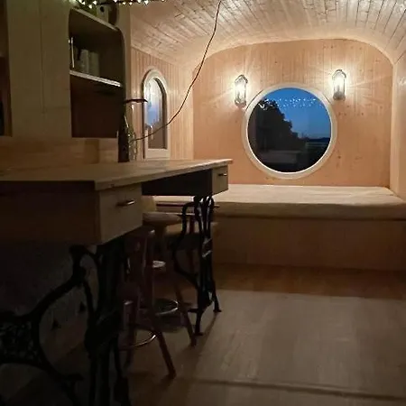 Luxury tent Glamping - Stylova Maringotka V Srdci Ladova Kraje, Pobliz Hlavniho Mesta Prahy
