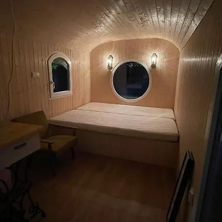 Glamping - Stylova Maringotka V Srdci Ladova Kraje, Pobliz Hlavniho Mesta Prahy Luxury tent *