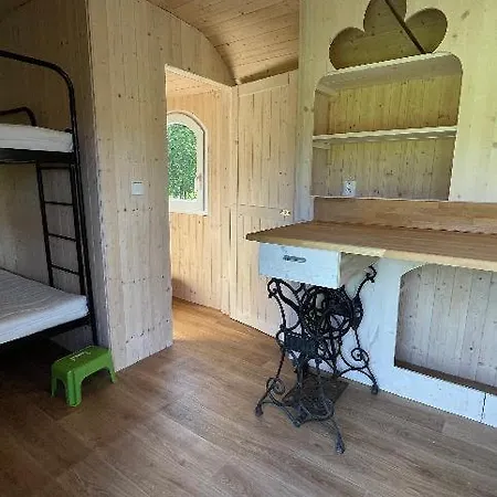 Glamping - Stylova Maringotka V Srdci Ladova Kraje, Pobliz Hlavniho Mesta Prahy *