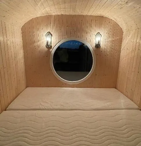 Glamping - Stylova Maringotka V Srdci Ladova Kraje, Pobliz Hlavniho Mesta Prahy