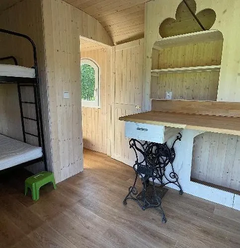 Glamping - Stylova Maringotka V Srdci Ladova Kraje, Pobliz Hlavniho Mesta Prahy *